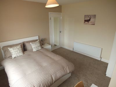 Ensuite Room in Earley! - Close to A329 & M4 Main Photo