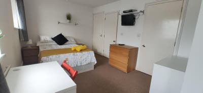 Spacious Ensuite to rent near Canary Wharf!!! Main Photo