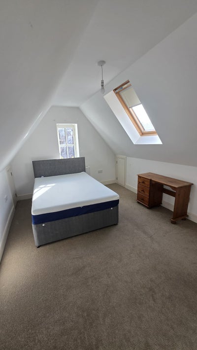 Double room with shared bathroom  Main Photo