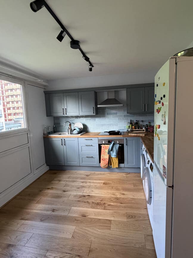 Canary Whaf double room to rent for summer! Main Photo