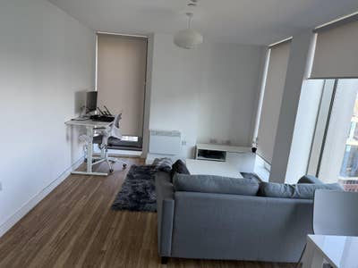 Modern Room in Media City – Available 14th June Main Photo