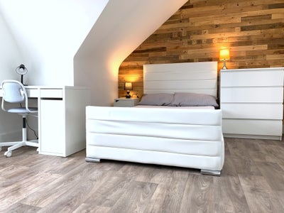 Contemporary Double En-Suite Room - Inclusive Main Photo