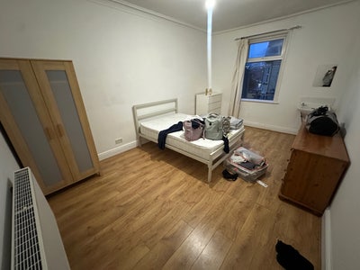     Large double Room Available – Tenancy Takeover Main Photo