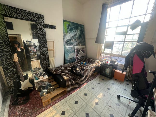 Bright room in HUGE Seven Sisters Warehouse sublet Main Photo