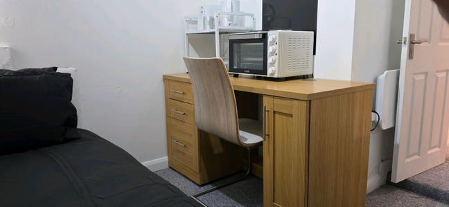 Single box room- Fully furnished- All Bill incl Main Photo