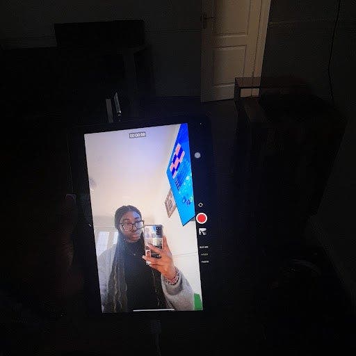 I am a female student aged 19. I am looking f... Main Photo