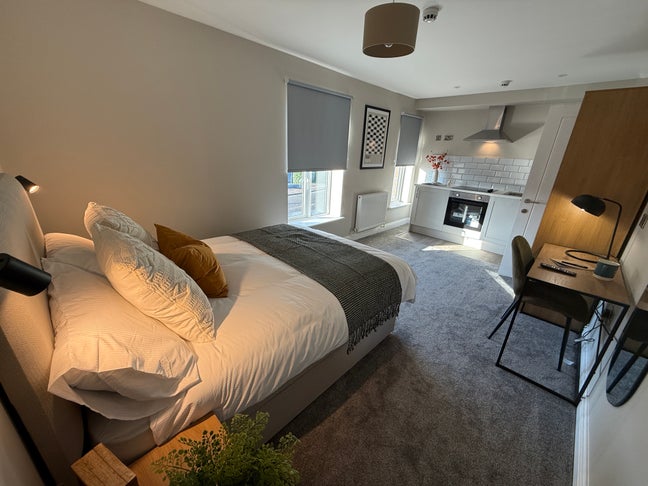 PRICE DROP Luxury living Studio rooms in DE24 Main Photo