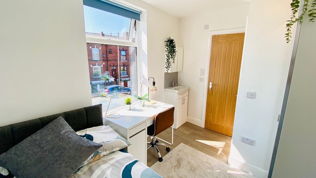 Luxury Brand New Fallowfield House Share Main Photo