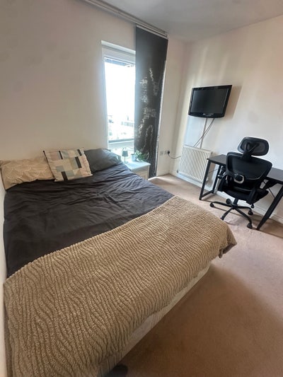 Ensuite Bromley Main Photo