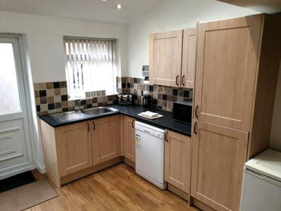 1 Double bedroom available in house share Main Photo