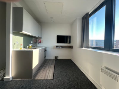 Stylish studio rooms with kitchenette, ensuite tv! Main Photo