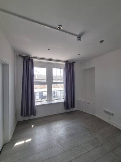 ✨ Stylish 2-Bed Flat in Central Swansea SA1 Main Photo