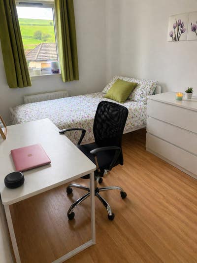 Beautiful single room available NOW Main Photo