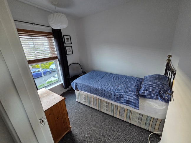 En-suite room to rent for working professional  Main Photo