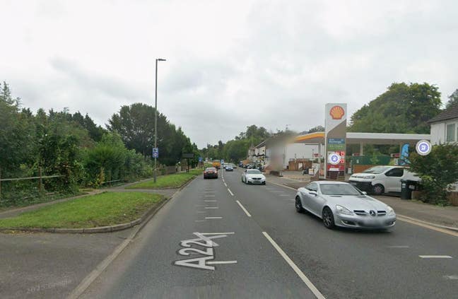  DSS - Studio Flat Available in Whyteleafe CR3 Main Photo