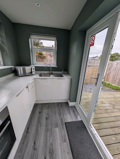 Stunning Premium En-Suite Studio | Own Kitchen |  Main Photo
