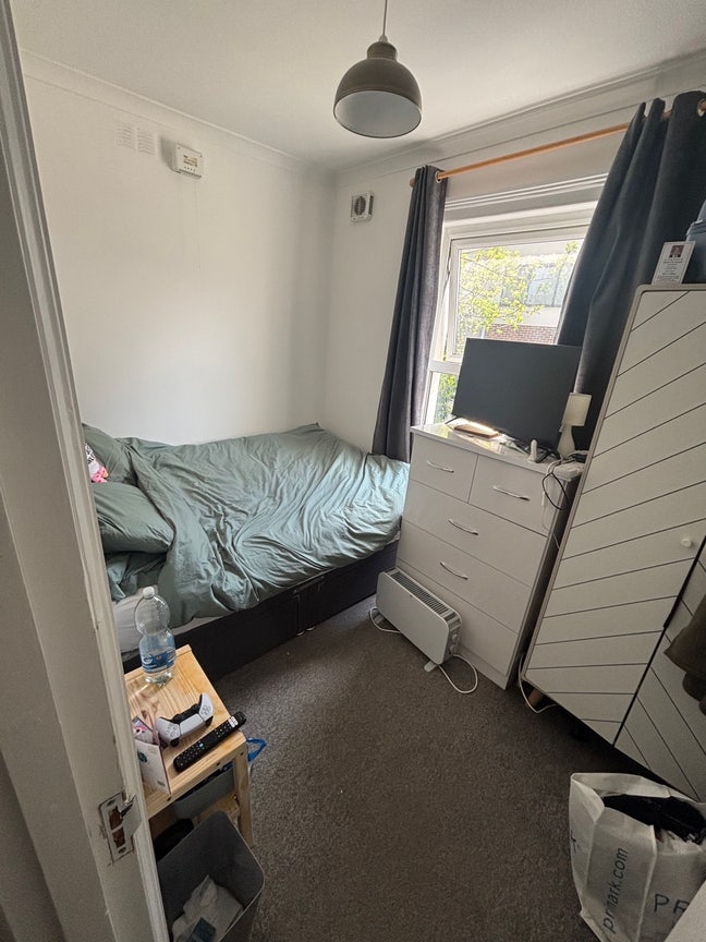 Room for rent in Tooting Broadway  Main Photo