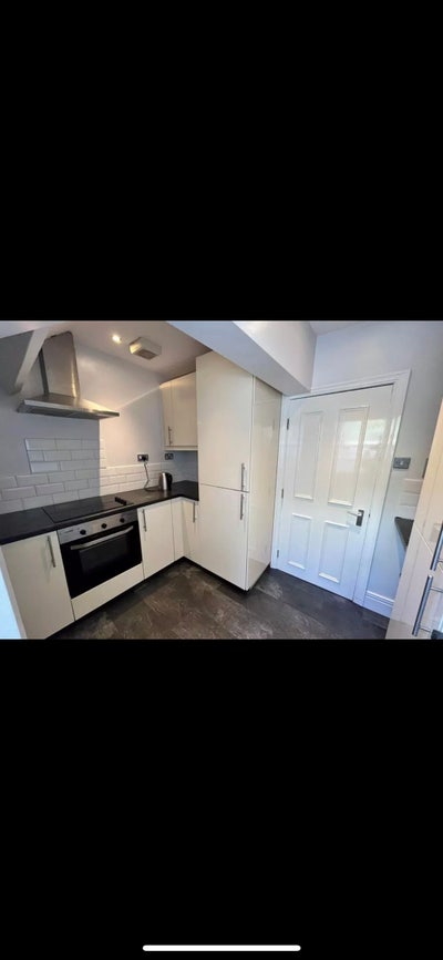 Modern Room Available in Flat 5 - Spital Tongues  Main Photo