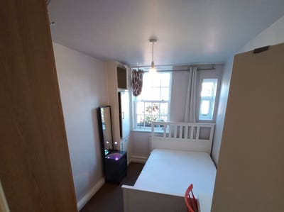 Clean room.  Main Photo