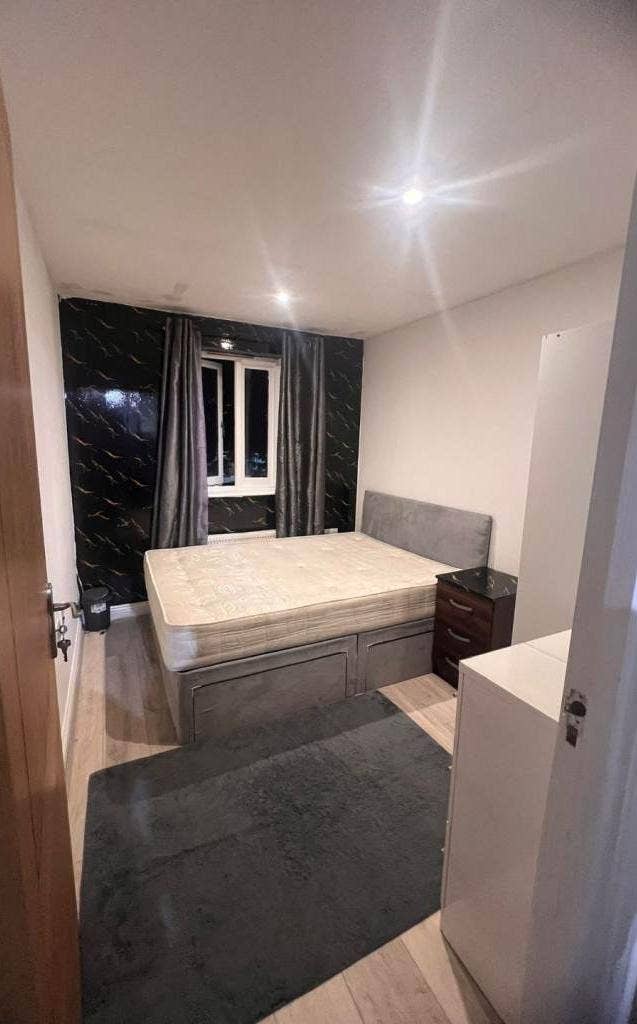 Double Room to Let – Isleworth TW7 6GA  Main Photo