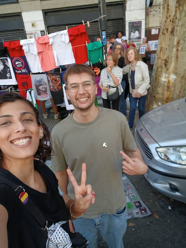 Professional Male seeks a single or double room Main Photo