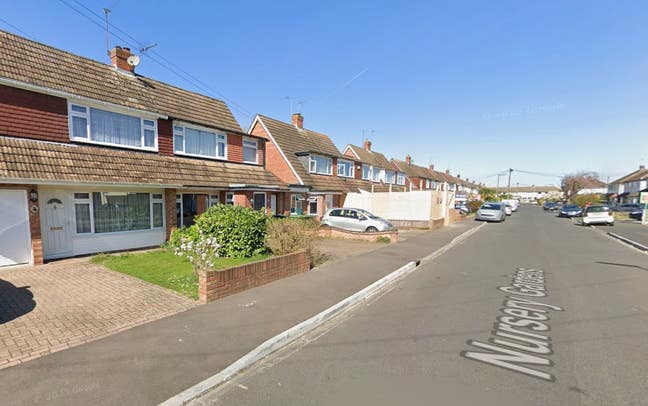 DSS - Studio Flat Available in Staines TW18 Main Photo