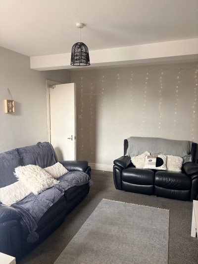 Two rooms to rent in Heaton (female pref) Main Photo