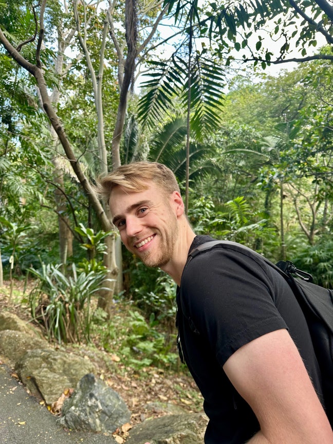 Looking for Professional Flat Share Main Photo