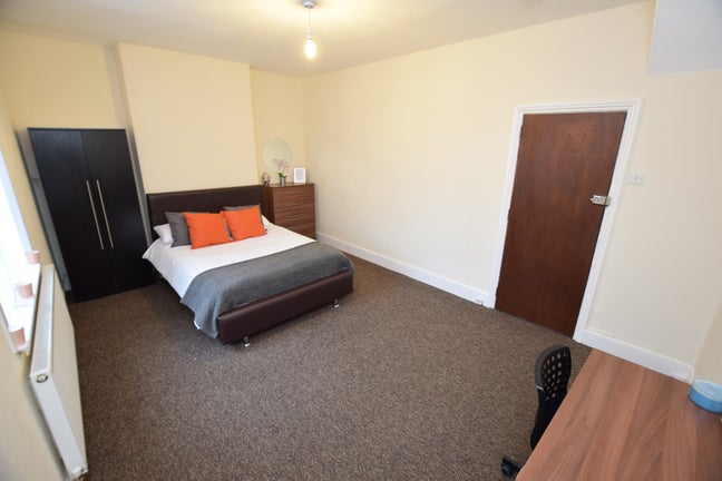 💥Supported Housing 2 Rooms Available Now Main Photo