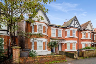 Spacious Double Room in Brentford. Walk to Station Main Photo