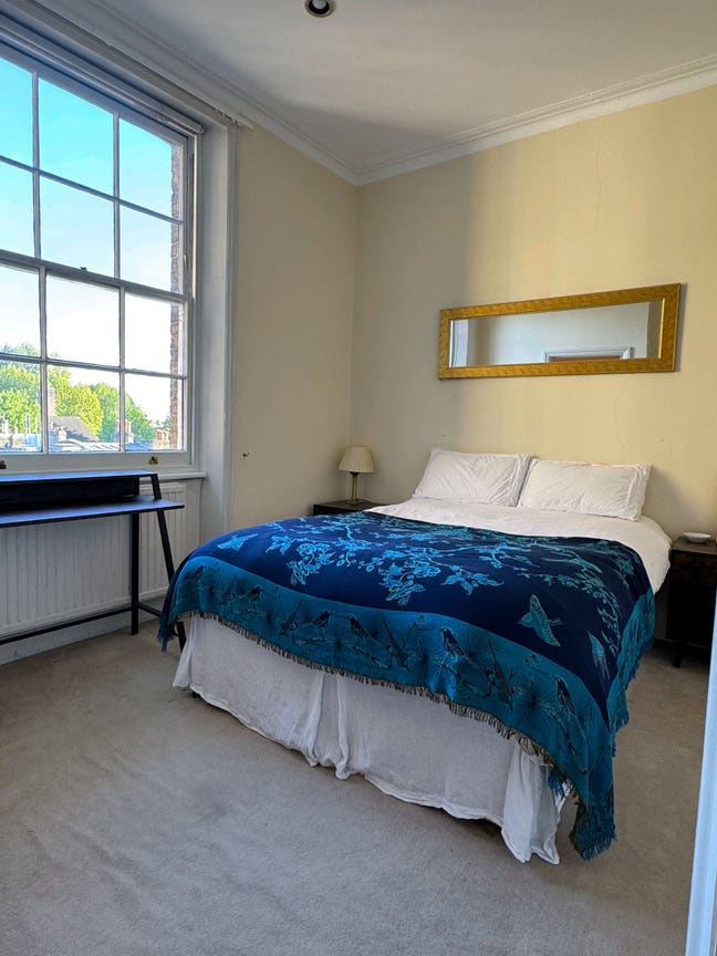 Lovely en suite room in quiet street in Kensington Main Photo