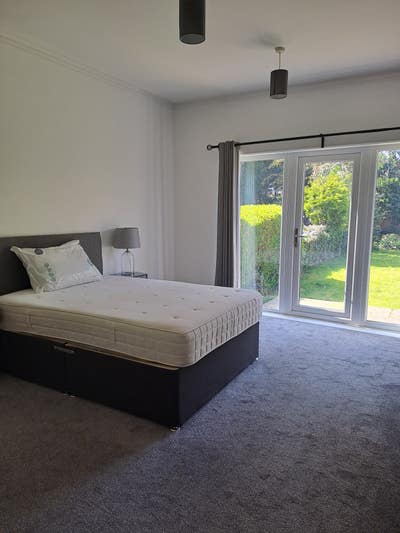Large Double Room in a Shared House  Main Photo