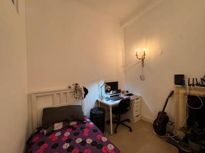 Spare room on Queen's Gate Main Photo