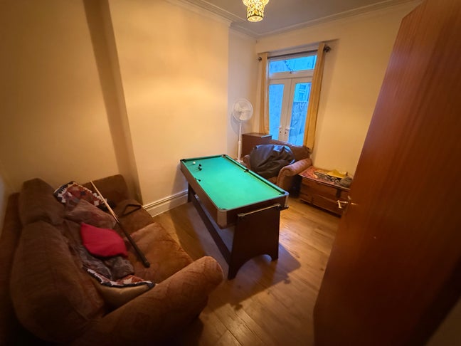 Student house in a good area, close to all Uni’s Main Photo