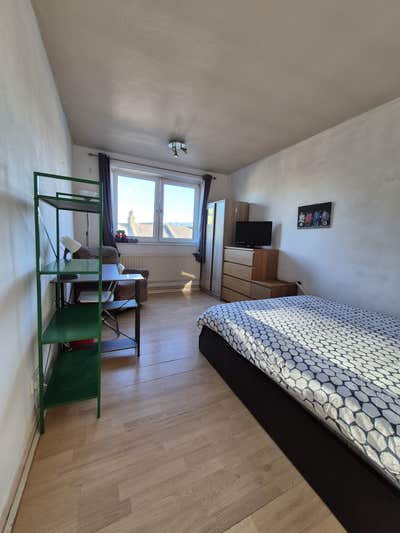 Dbl Bedroom to Rent! Main Photo