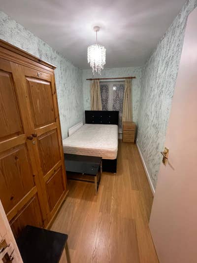 Bedroom at only &pound;400 available urgently ASAP  Main Photo