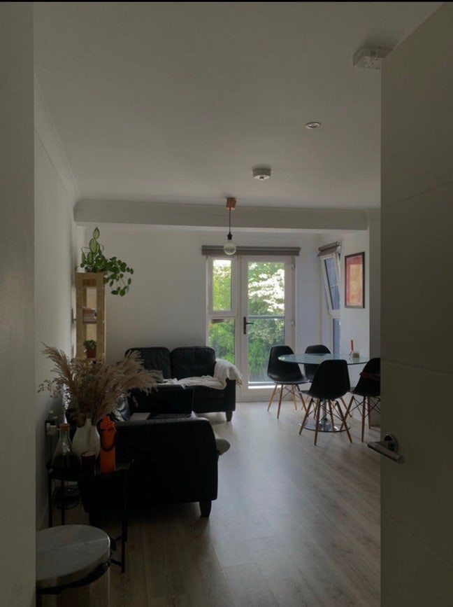 Cozy Double Room in 2Bed Flat – E1, London  Main Photo