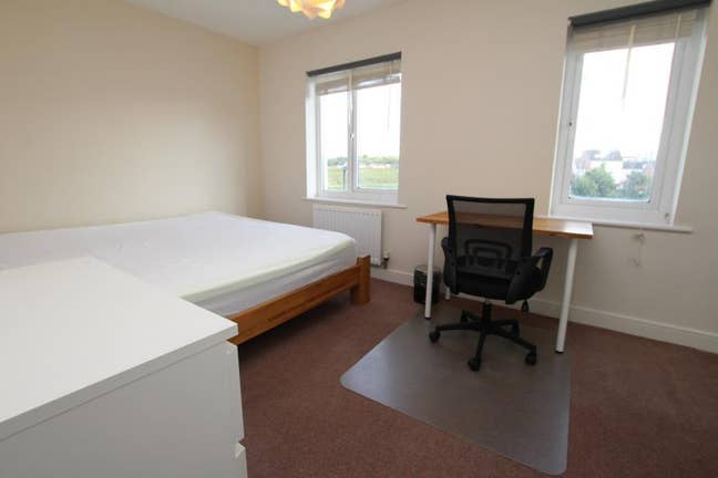 Room for Rent Chiswick Village  Main Photo