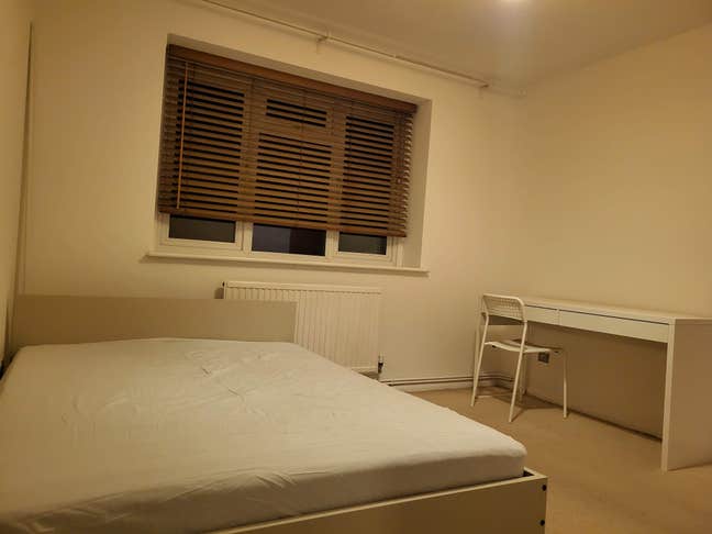 Double Room available Now Main Photo