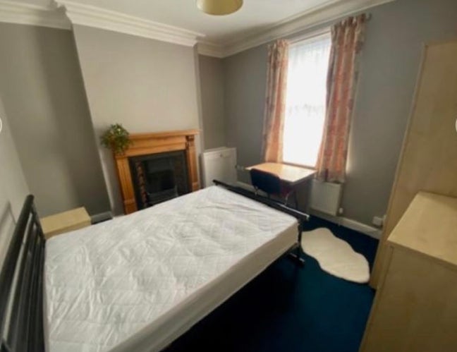 Looking to Replace 6Th Flatmate Main Photo