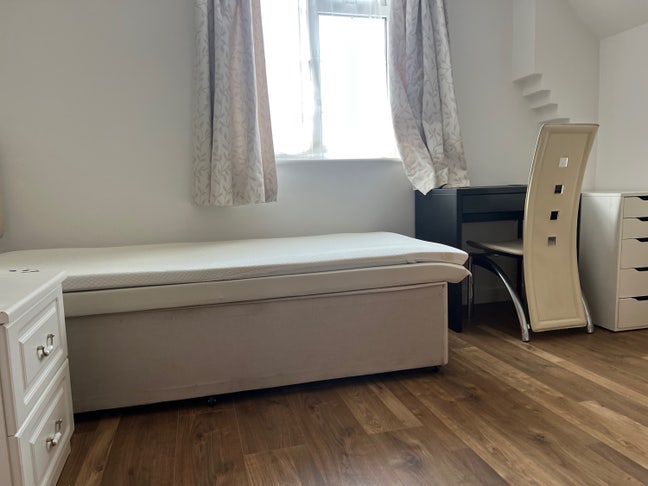 2 bedroom apartment  Main Photo