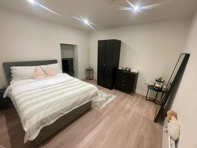 Looking for a flatmate to fill room  Main Photo