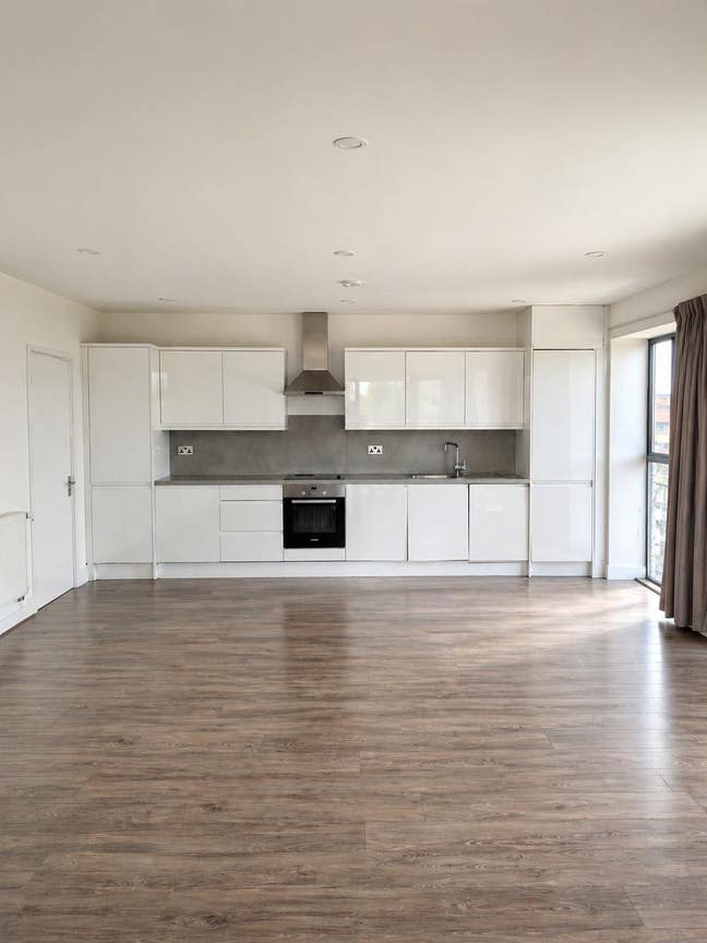 2 Bedroom Flat – Canning Town / Canary Wharf  Main Photo