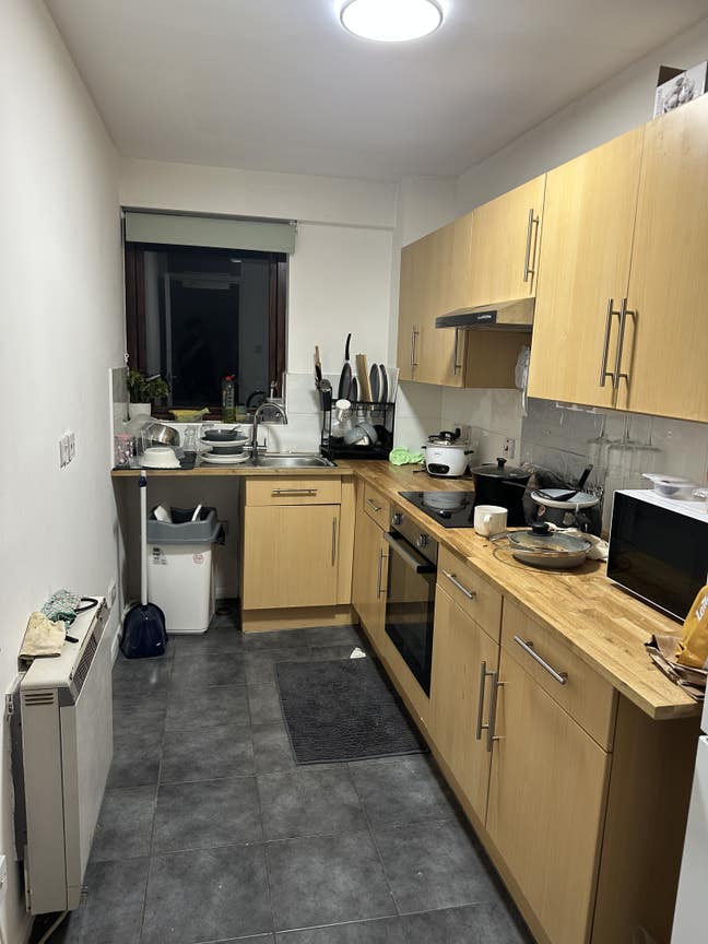 Single Room Available Near Tower Hill Station Main Photo