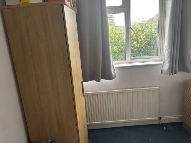  Single Bedroom  Main Photo