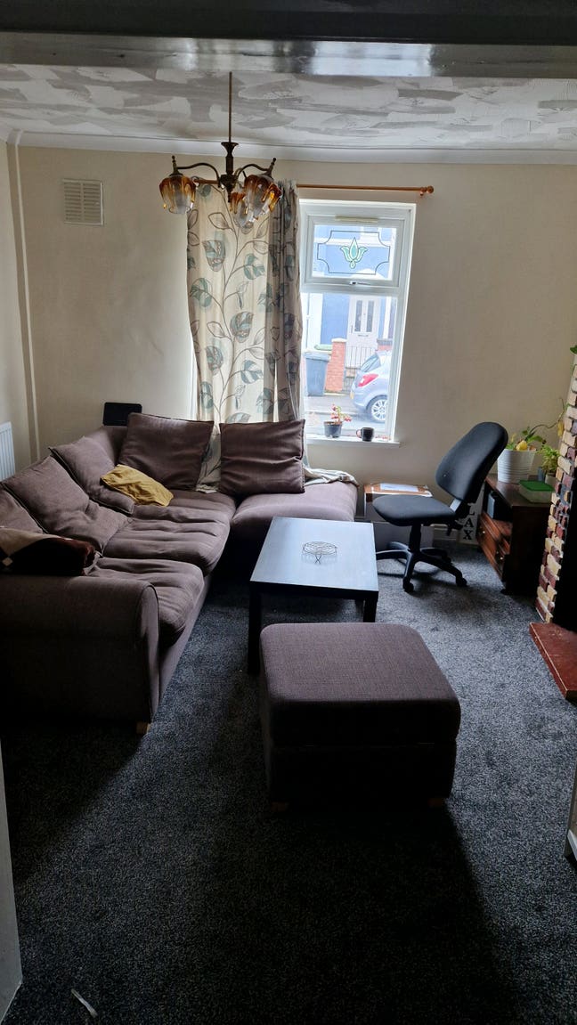 Double room available for professional person Main Photo