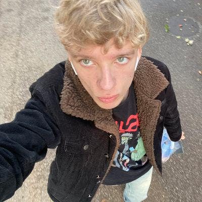 Looking for a room in a sociable house / buddyUP Main Photo