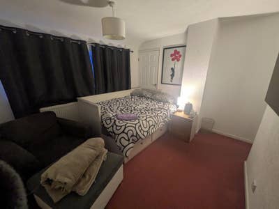 Chilled house, good vibes, easy links to city Main Photo