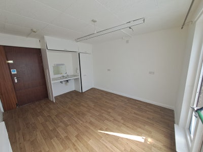  Rooms available - All bills Inc Main Photo