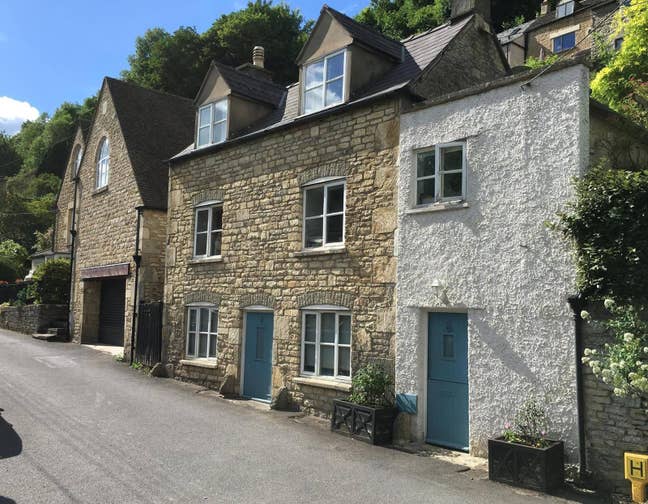 Room to rent in scenic, sought after Chalfor Main Photo